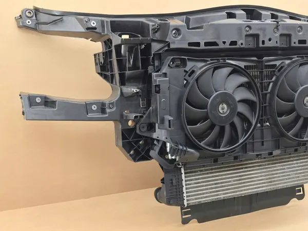 Voorkoeler Mercedes Sprinter B907 W907 B910 3.0 V6 TDI image 2