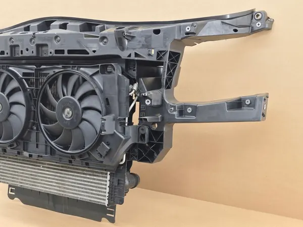 Voorkoeler Mercedes Sprinter B907 W907 B910 3.0 V6 TDI image 3