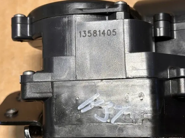 Baklucka lås Opel Insignia A 13581405 image 6