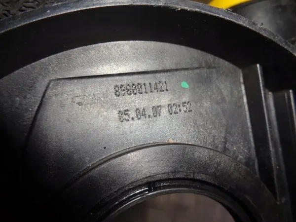 Couvercle de soupape OEM 8980011421 pour Opel Corsa D 1.7 CDTI image 5