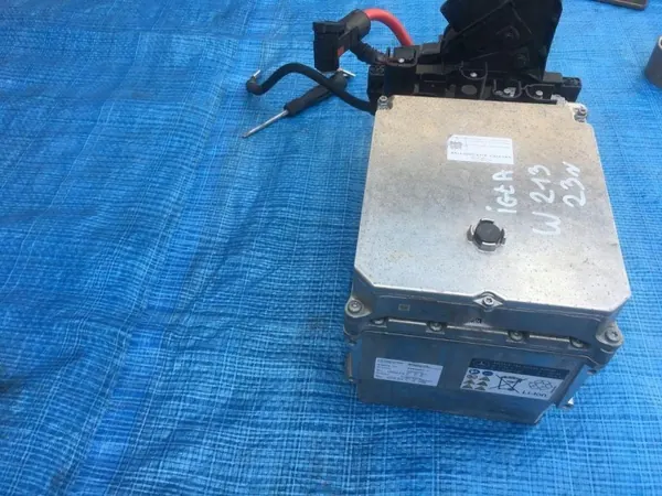 Batería Mercedes-Benz OEM A0009826022 - 1Ah Usada image 5