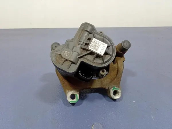 VW Passat B8 2014-2020 vänster bak bromsok OEM 3Q0615405E image 4