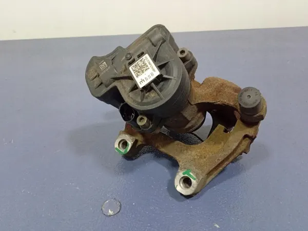 VW Passat B8 2014-2020 vänster bak bromsok OEM 3Q0615405E image 5
