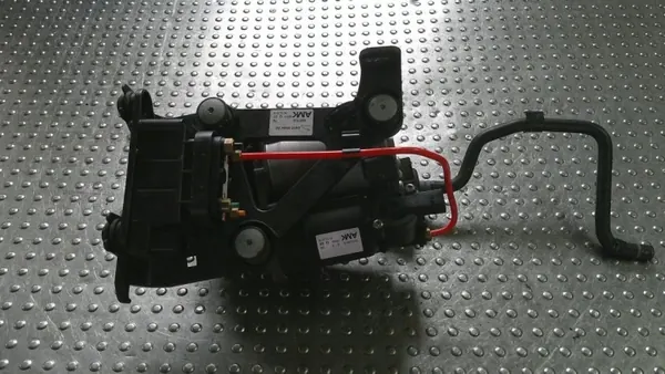 OEM 4x4OE005469 Jaguar XJ X351 Fahrwerk Gebraucht image 3