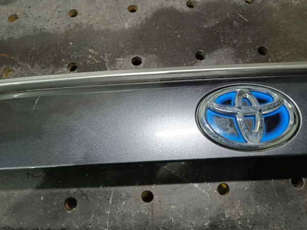 OEM 76801-42240 Kofferbakklep Strip voor Toyota RAV4 V 2019-2024 image 4