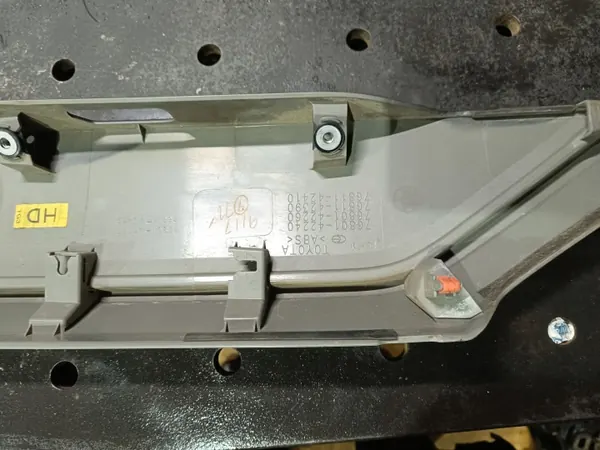 OEM 76801-42240 Kofferbakklep Strip voor Toyota RAV4 V 2019-2024 image 9