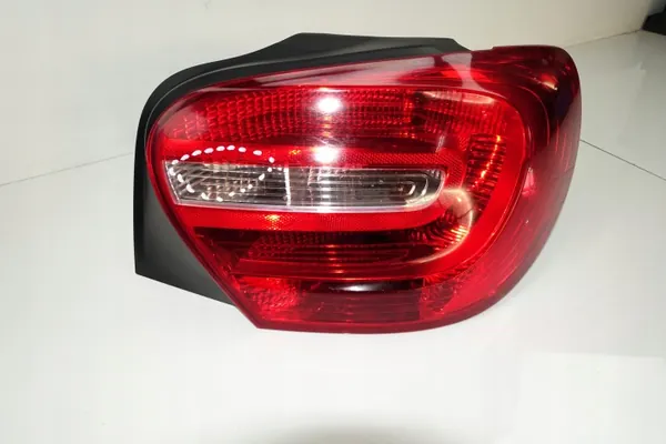 Lanterna traseira direita Mercedes Classe A W176 OEM 1769060200 image 6