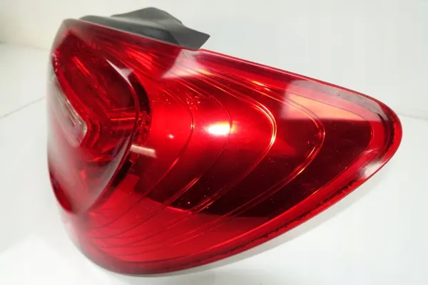Lanterna traseira direita Mercedes Classe A W176 OEM 1769060200 image 8
