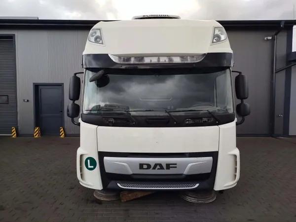 DAF XF 106 LIFT Ohjaamo - OEM XF 106 LIFT image 2