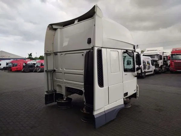 DAF XF 106 LIFT Ohjaamo - OEM XF 106 LIFT image 4