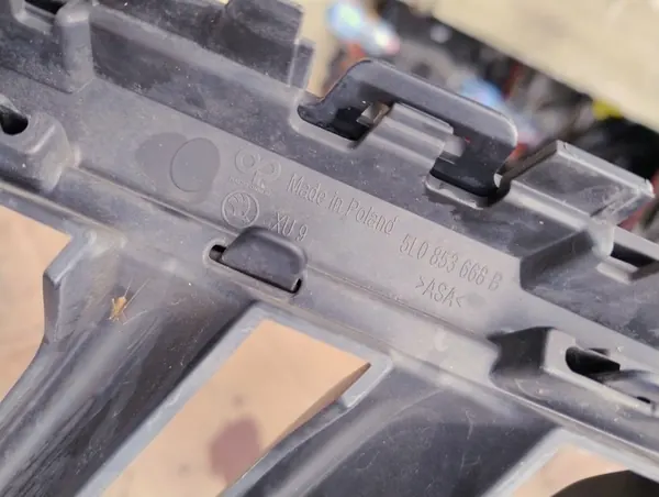 Grill Skoda Yeti LIFT 2012-2017 5L 5L0853668B image 6