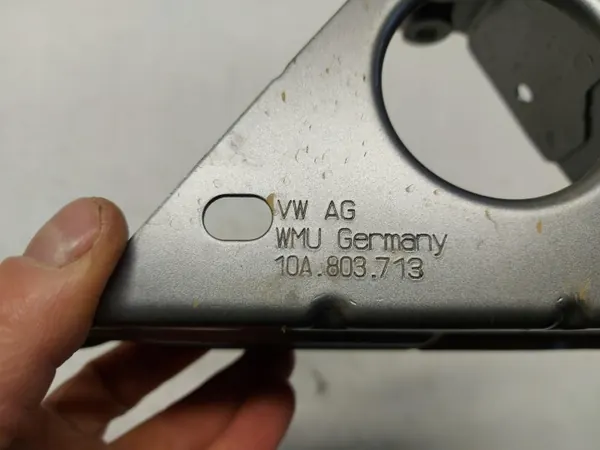 Audi Q4 E-TRON främre vänster monteringsfäste OEM 10A803713 image 4