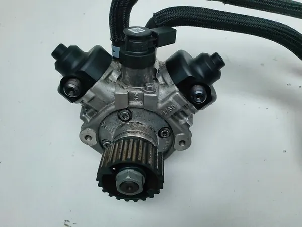 Hochdruckpumpe Porsche Cayenne 4.2 TDI OEM 057130755AE image 3