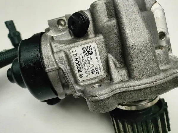 Hochdruckpumpe Porsche Cayenne 4.2 TDI OEM 057130755AE image 4