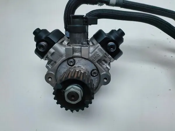 Hochdruckpumpe Porsche Cayenne 4.2 TDI OEM 057130755AE image 5