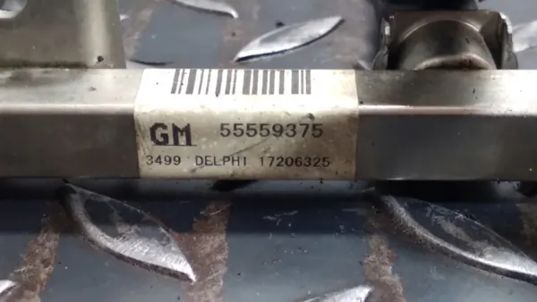 Rampe d'injection OEM 55559375 pour Opel Astra H 1.6 image 3
