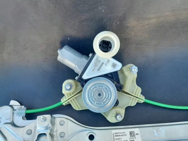 Regulador de janela traseira esquerda Toyota Corolla E21 2024 image 4