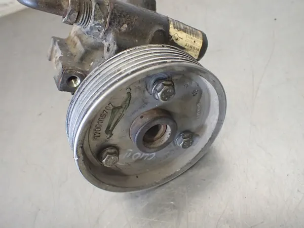 Bomba de direção assistida Renault Clio II 1.4 OEM image 2