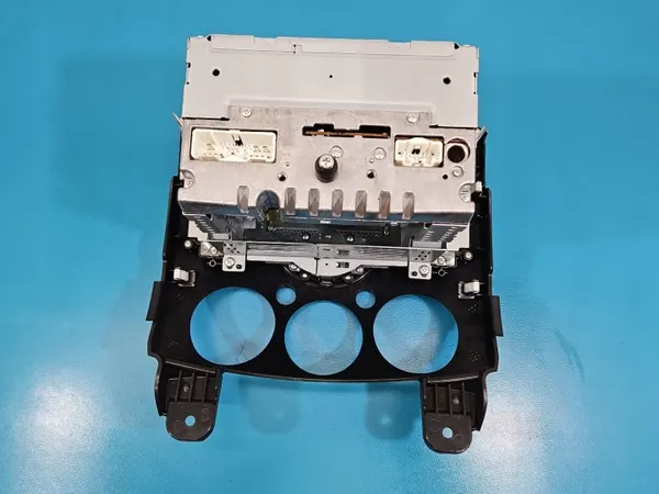 Radio Mazda 2 II DE OEM 14797726 - Occasion image 9
