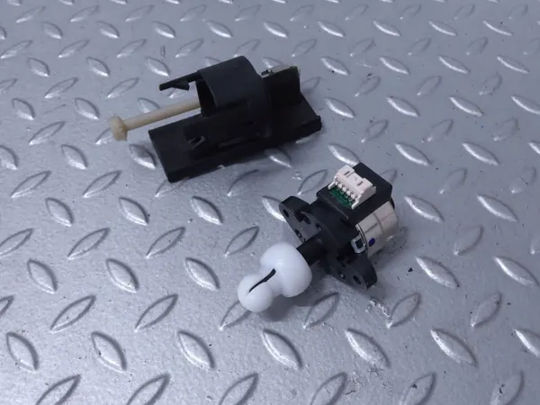 Cadillac ATS Koplampverstellmotor OEM 148100000201 image 2