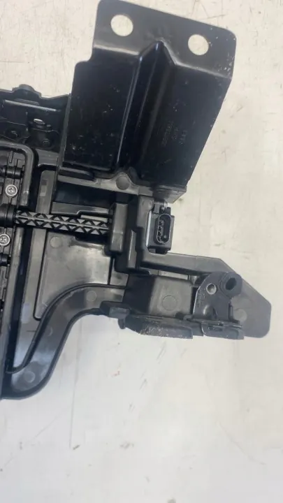 Volvo XC60 II Luftventillamel OEM 323454971 image 9