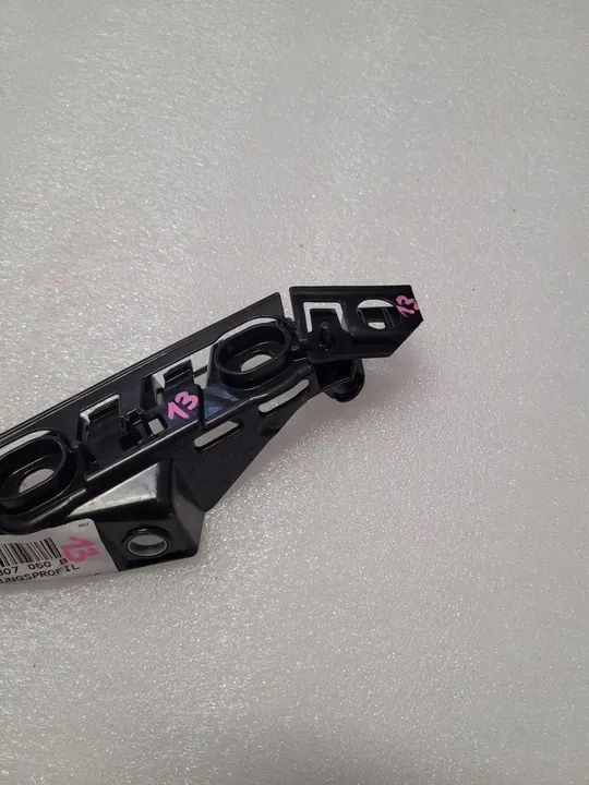 VW Passat B8 Supporto Paraurti Anteriore Destro 3G0807050B OEM image 3