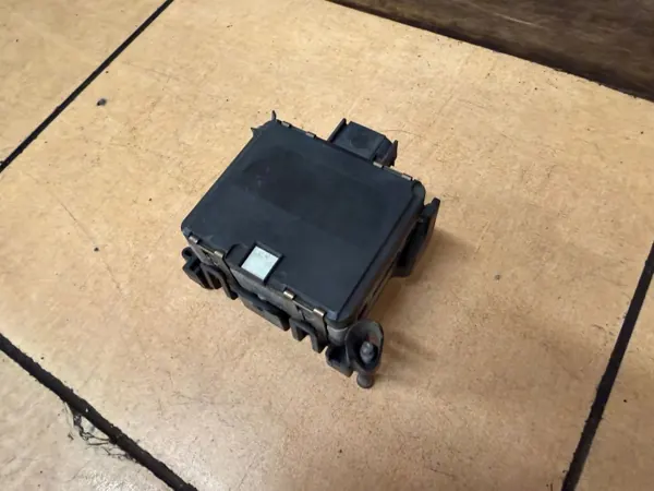 Módulo radar Distronic Suzuki Baleno II OEM 33943-68P02 image 3