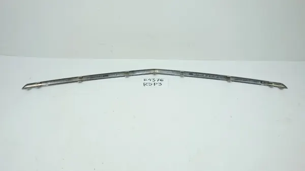 Baguette Chrome Grille Mercedes C W204 OEM 245200002 image 4