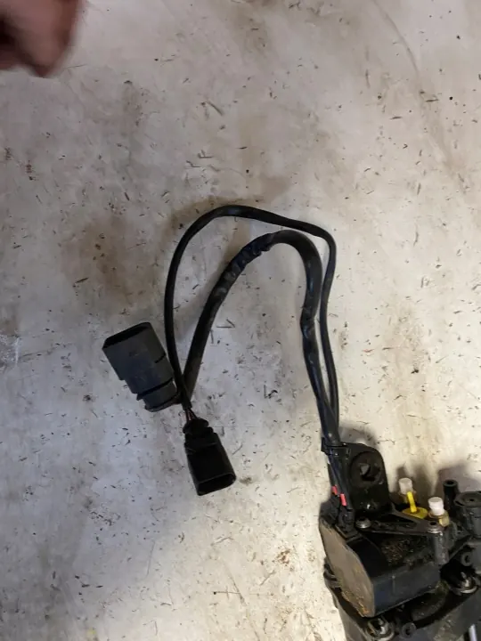 Bomba compresor suspensión Porsche Macan OEM 256099 image 3