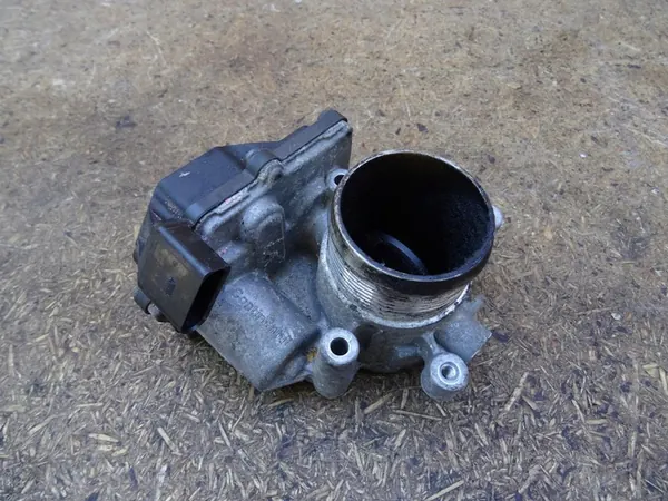 Corpo de borboleta AUDI A3 8P GOLF VI EOS 2.0 TDI 03L128063AC image 2