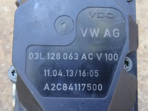 Corpo de borboleta AUDI A3 8P GOLF VI EOS 2.0 TDI 03L128063AC image 4