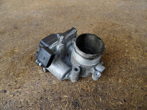 Corpo de borboleta AUDI A3 8P GOLF VI EOS 2.0 TDI 03L128063AC image 6