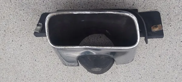 Ponta de escape direita Dodge Challenger 2017 OEM image 1