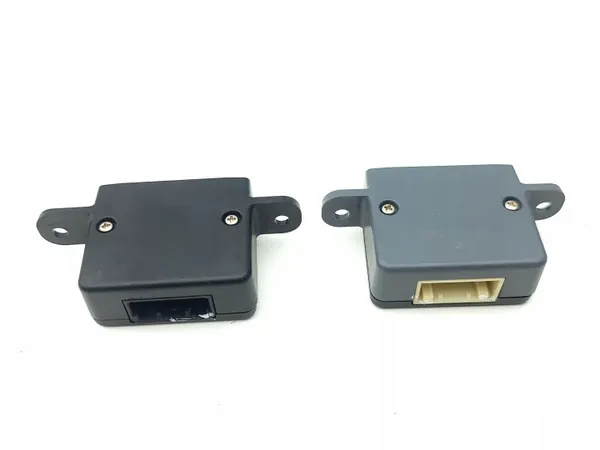 Tomada AUX Chrysler OEM 05107083AB - Usado image 3