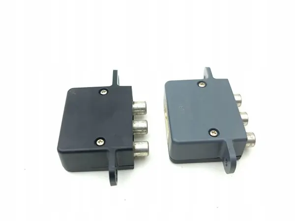 Tomada AUX Chrysler OEM 05107083AB - Usado image 6