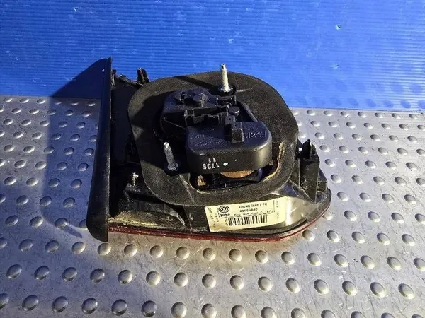 Luz trasera derecha Volkswagen Golf VI 5K0945094G image 8