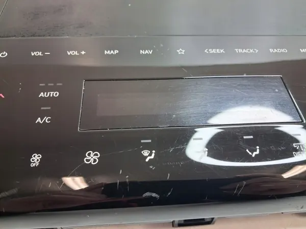 Écran Hyundai Tucson IV OEM 96525-N7100 - Utilisé image 5