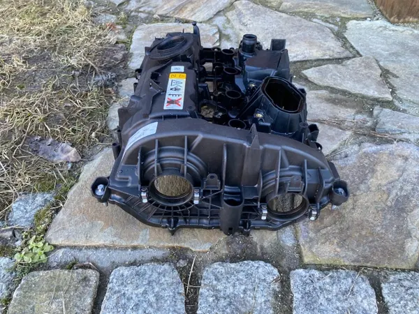 Tapa de válvulas OEM 8631745 para BMW G20 G30 G11 image 4