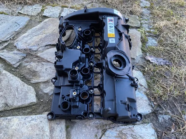 Tapa de válvulas OEM 8631745 para BMW G20 G30 G11 image 6