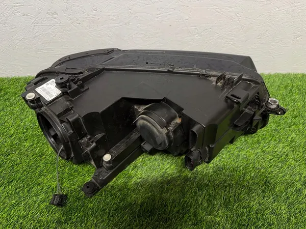 Farol dianteiro esquerdo VW Tiguan II OEM image 3