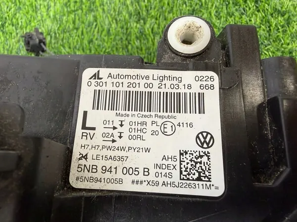 Farol dianteiro esquerdo VW Tiguan II OEM image 5