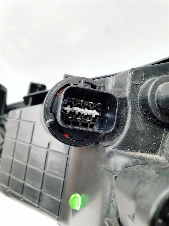 FARO DELANTERO DERECHO HYUNDAI I20 II OEM image 7