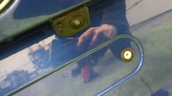 Coffre BMW U06 avec Caméra - Pièce OEM Occasion image 4