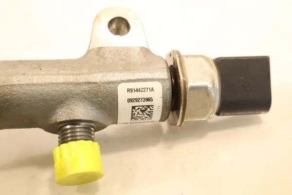 Carril de inyección Hyundai I20 1.4CRDI OEM R9144Z271A image 7