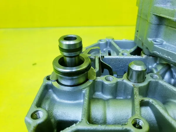 Gebruikte Audi OE oliepomp LH2113125 G2B7009 image 3