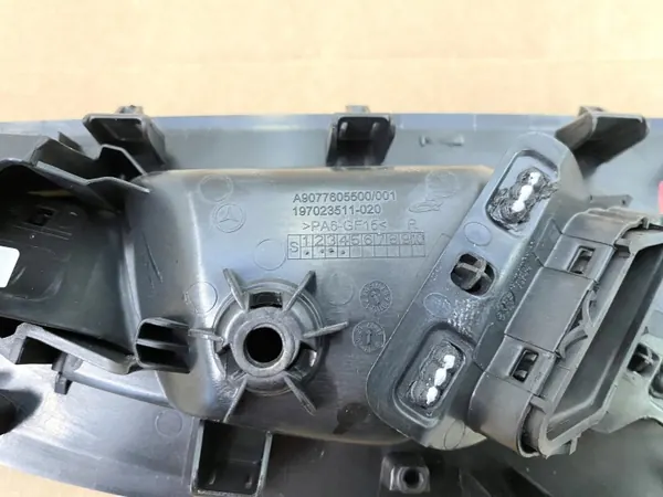 Mercedes Sprinter 907/910 etu-oikea sisäovenkahva OEM A9077605500 image 3