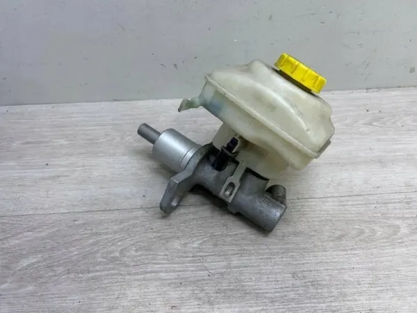Cilindro de travão Porsche OEM 97035591000 - Usado image 2