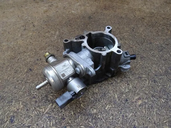 Imupumppu AUDI A5 A4 2.0 TFSI 06J145100B 06H127025M image 2