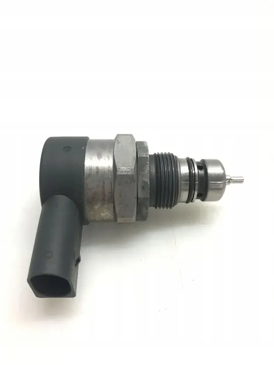 Vanne de contrôle de pression Bosch, système Common Rail, OEM image 3