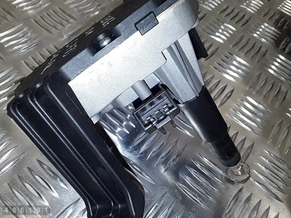 Motor limpiaparabrisas Opel Astra OEM 13256917 - Usado image 4